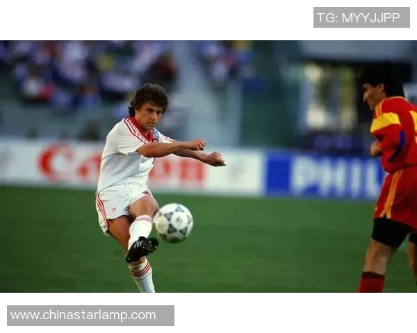 足球传奇爱罗斯：从草根到巅峰的奋斗历程与辉煌成就